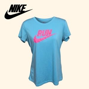 Nike RUN Swoosh Graphic T-Shirt Small